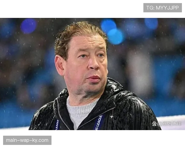 斯卢茨基阵型工具论引争议 申花433与442切换存战术摇摆